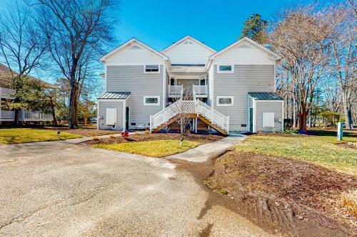 Sea Colony Tall Pines