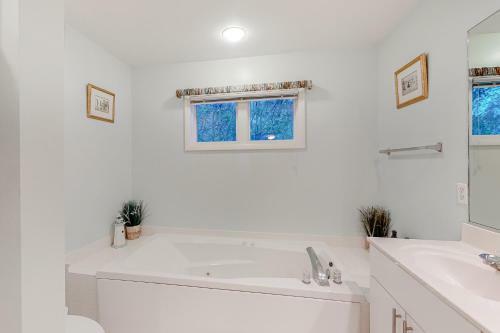 Sea Colony - 53010 Lakeshore