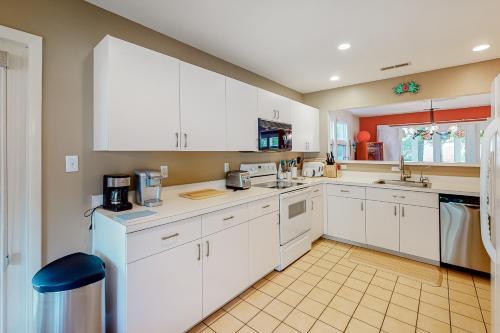 Sea Colony - 53040 Lakeshore