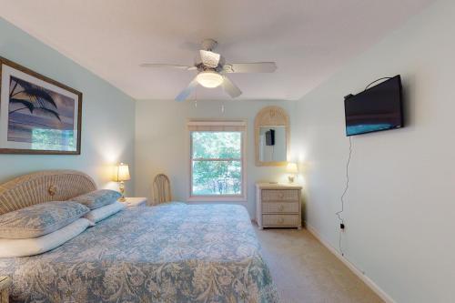 Sea Colony Tall Pines II