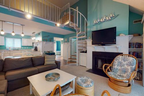 Sea Colony Racquet II