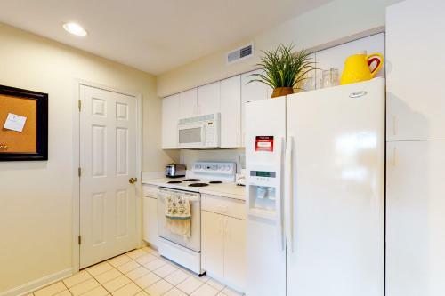 Sea Colony Whispering Pines II
