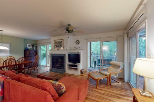 Sea Colony Whispering Pines III