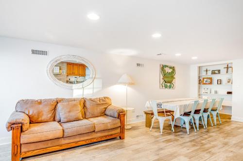 10 W Bayard Street