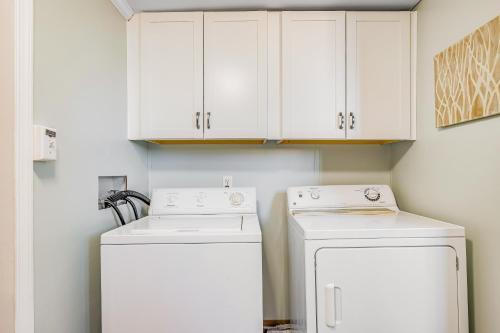 10 W Bayard Street
