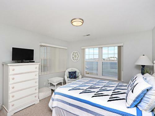 Bethany Bay - 1505 Pavilion