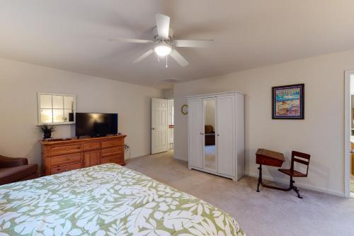 Forest Landing - 37114 Fairway