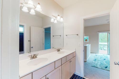 Quillens Point - 38759 Apple