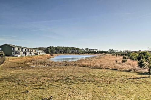 Selbyville Golf Course Home With Deck And Pool Access!