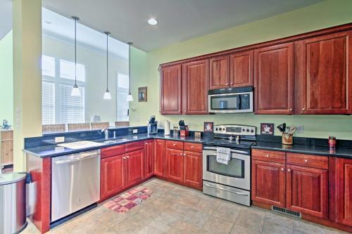 Selbyville Golf Course Home With Deck And Pool Access!