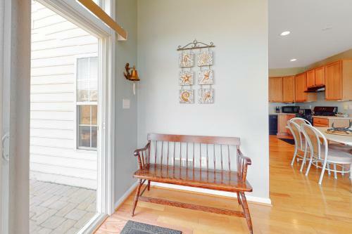 Bayview Landing - 37484 Oliver