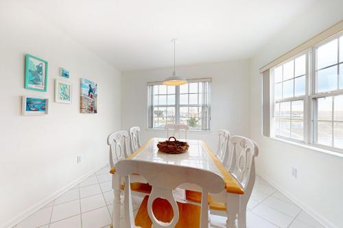 Bethany Bay - 4305 Pettinaro