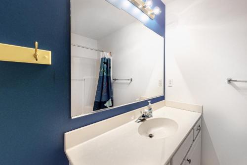 Bethany Bay - 4305 Pettinaro