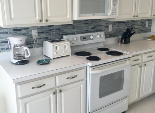 Bethany Bay - 4305 Pettinaro