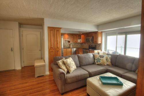59 Maryland Ave #204