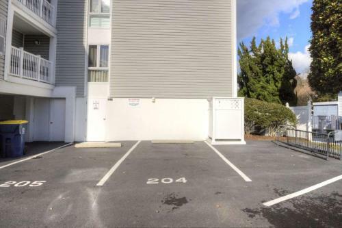 59 Maryland Ave #204