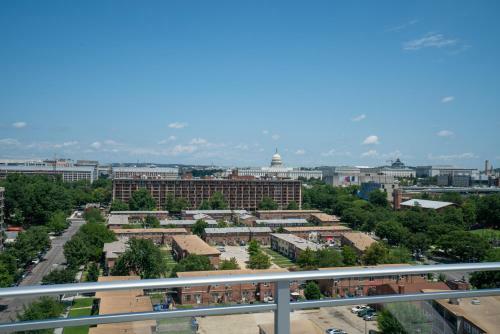 Waterfront Apartments 30 Day Rentals