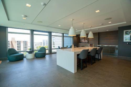 Waterfront Apartments 30 Day Rentals