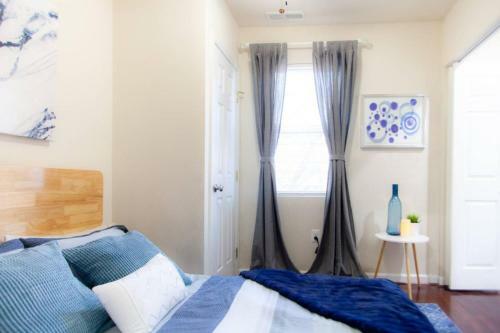 Apartamento ** Stacked Rowhome ** Up & Coming ** Convenience