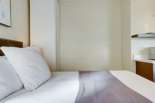 Hotel Sojourn At Dupont Place