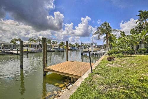 Updated Apollo Beach Home With New Dock And Hot Tub!