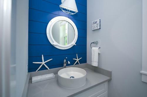 Anna Maria Beach House By Ami Locals