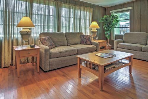 Charming Canalfront Retreat With Double Boat Slip!