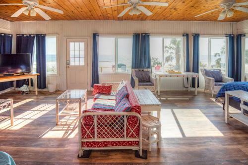 Cozy Beachside Dwelling 9 Mi To Port St Joe!