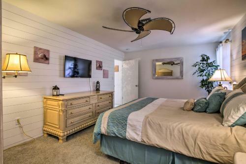 Bonita Springs Home With Screened Lanai And Pool!