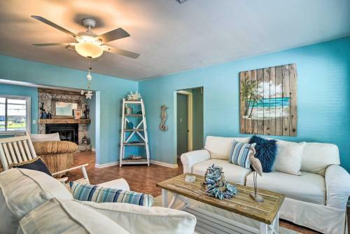 Coral Shores Waterfront Oasis With Private Dock