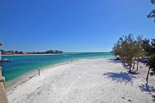 Brandenton - Beach Bungalow - West 2205