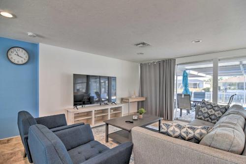 Canalfront House With Pool In San Remo Shores!