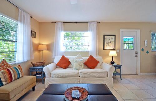 Paradise Beach - East 2414