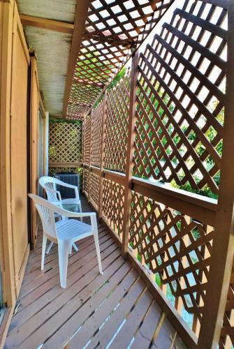 Beach Bungalow - East 2205