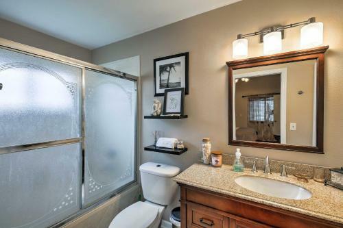 Lakefront Brandon Home With Patio And Screened Lanai!