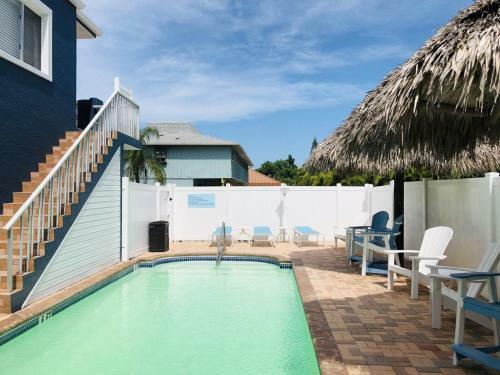 Amazing Beach Getaway Pool Condo By The Beach