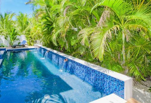 Villa Captain's Quarters By Ami Locals