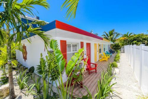 Villa Captain's Quarters By Ami Locals