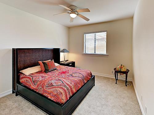 New Listing! Upscale Home With Caged Pool & Lanai Home