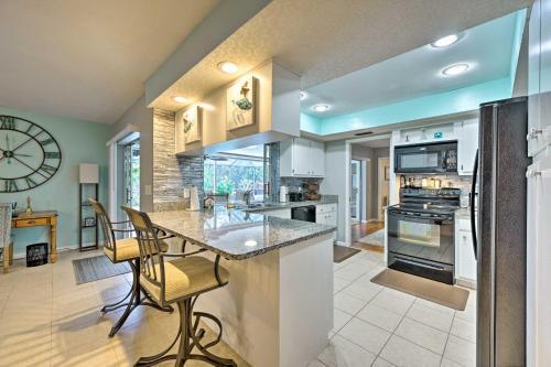 Cape Coral Retreat With Patio, 4 Mi To Beach!