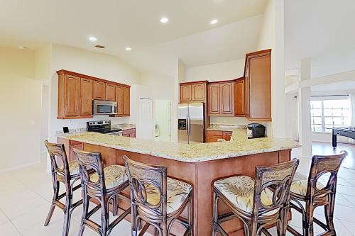 Charming Cape Coral Gem With Lanai & Pool Home