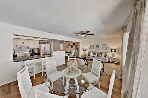 Luxe Waterfront Home With Private Dock & Pool! Home