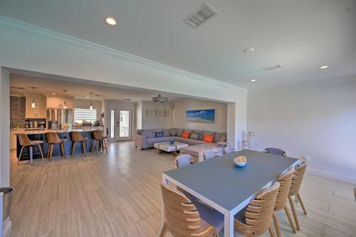Sun-soaked Canalside Villa With Pool, Game Room