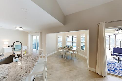 Exceptional Vacation Home In Cape Coral Home