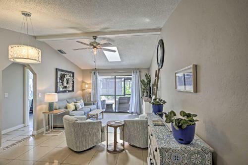 Apartamento Cape Coral Condo With Community Pool, Tiki Bar!