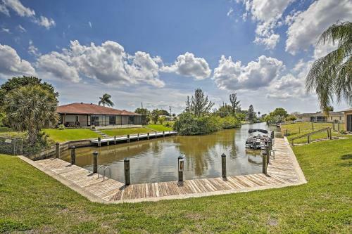 Apartamento Cape Coral Condo With Community Pool, Tiki Bar!