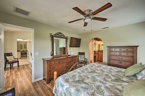 Canalfront Cape Coral Retreat Private Dock And Pool