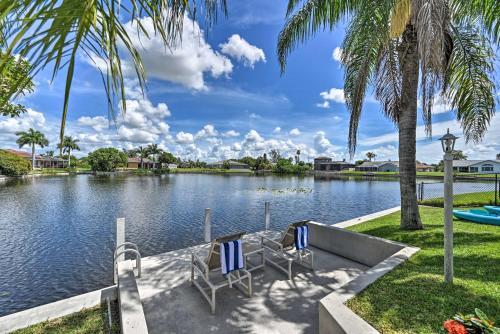 Canalfront Cape Coral Escape With Pool, Dock And Kayaks