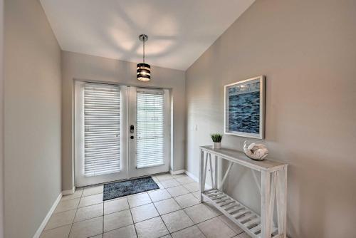 Canalfront Cape Coral Escape With Pool, Dock And Kayaks