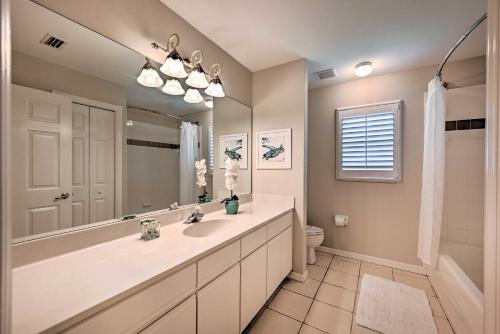 Canalfront Cape Coral Escape With Pool, Dock And Kayaks